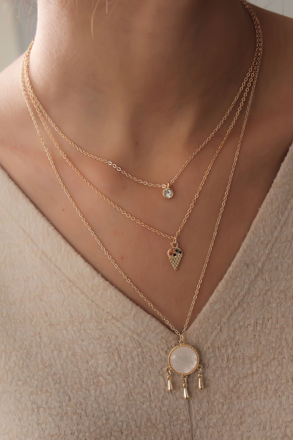 Gold%20Renk%20Zirkon%20Taş%20Detay%203’lü%20Kadın%20Kolye
