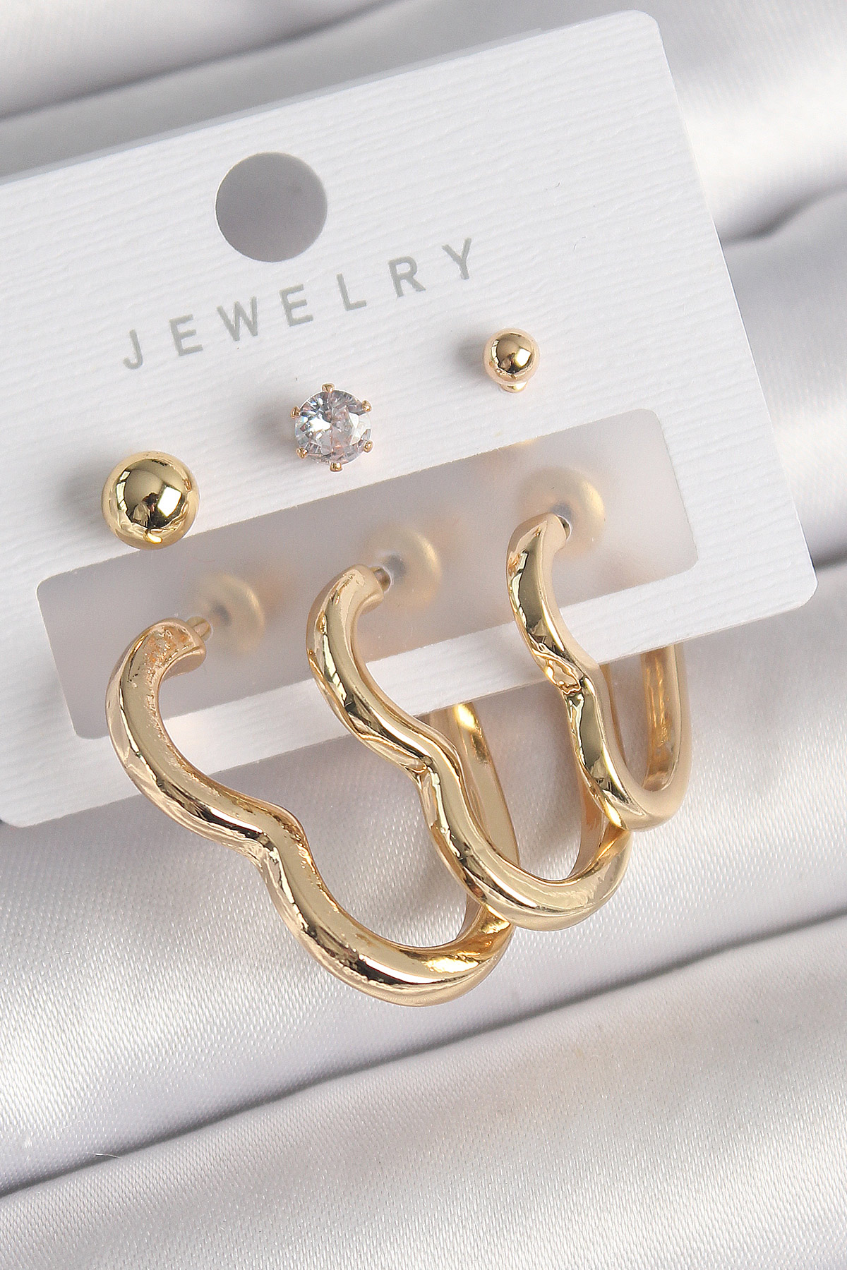 Pirinç%20Gold%20Renk%20Kalp%20Model%20Zirkon%20Taşlı%20Topçuk%20Detay%20Kadın%20Küpe%20Seti